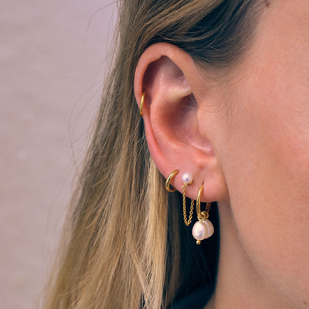 LINDA TAHIJA - ZOE CHAIN PEARL STUD EARRINGS - GOLD