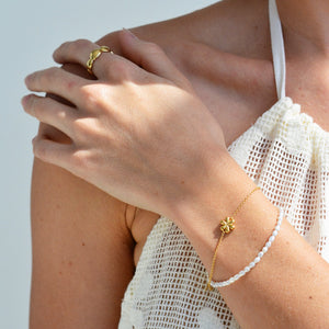 LINDA TAHIJA - GOLD DAISY BRACELET