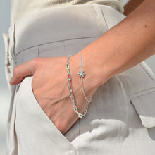 Load image into Gallery viewer, LINDA TAHIJA - SILVER DAISY BRACELET
