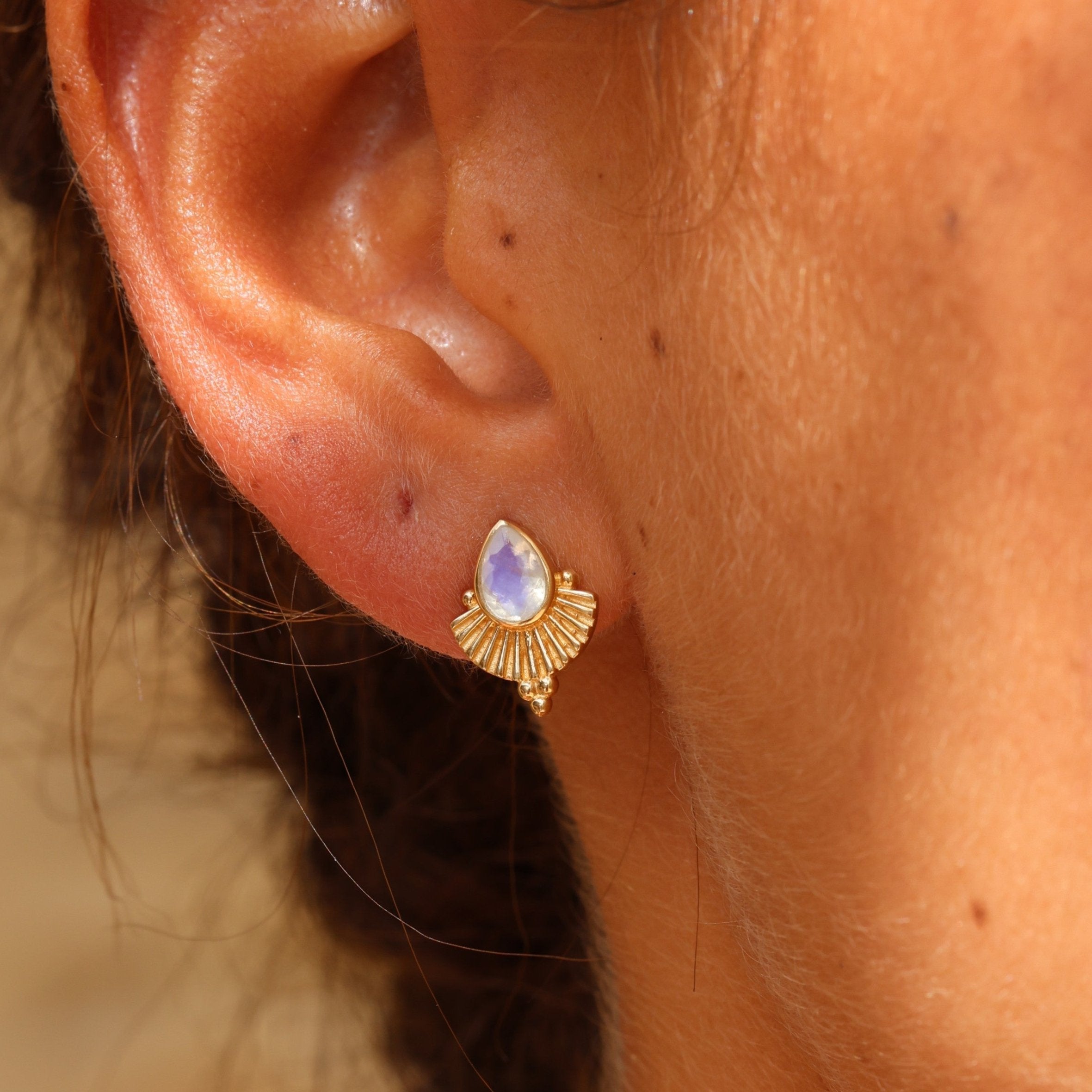TONIMAY - VENUS MOONSTONE GOLD EARRINGS