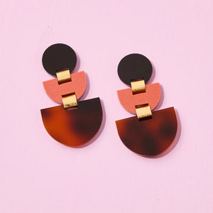 MARTHA JEAN - BOAT EARRINGS - TORTOISE BROWN