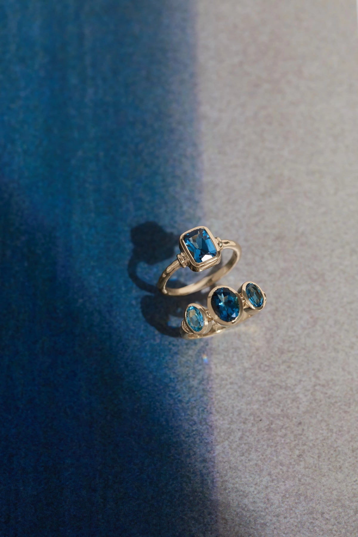 TONIMAY - TRINITY BLUE TOPAZ GOLD RING - SIZE 8 LARGE