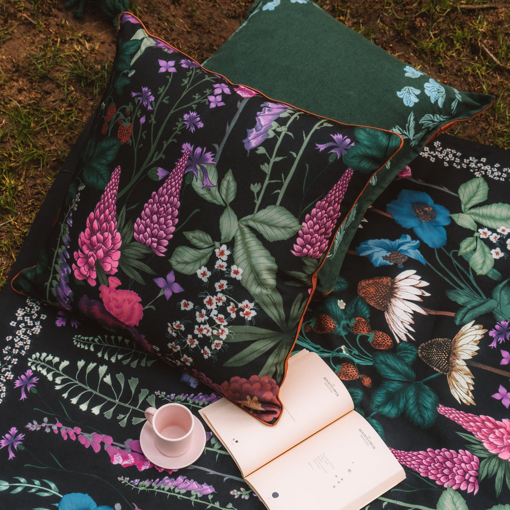 WANDERING FOLK - FLOURISH MEDIUM CUSHION COVER - CLOVER