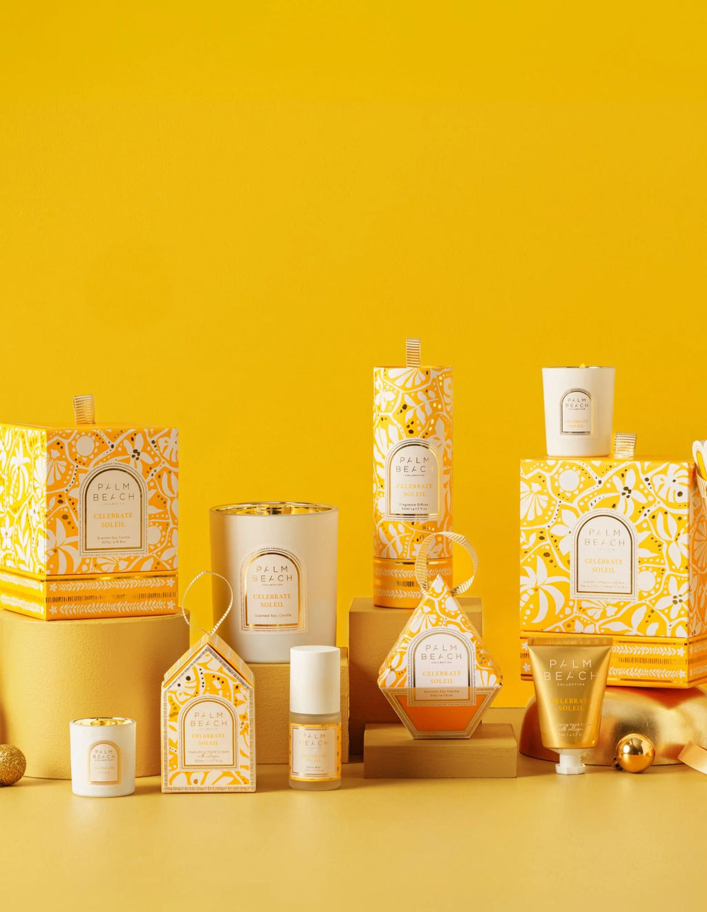 PALM BEACH COLLECTION - CELEBRATE SOLEIL SCENTED CANDLE 420g