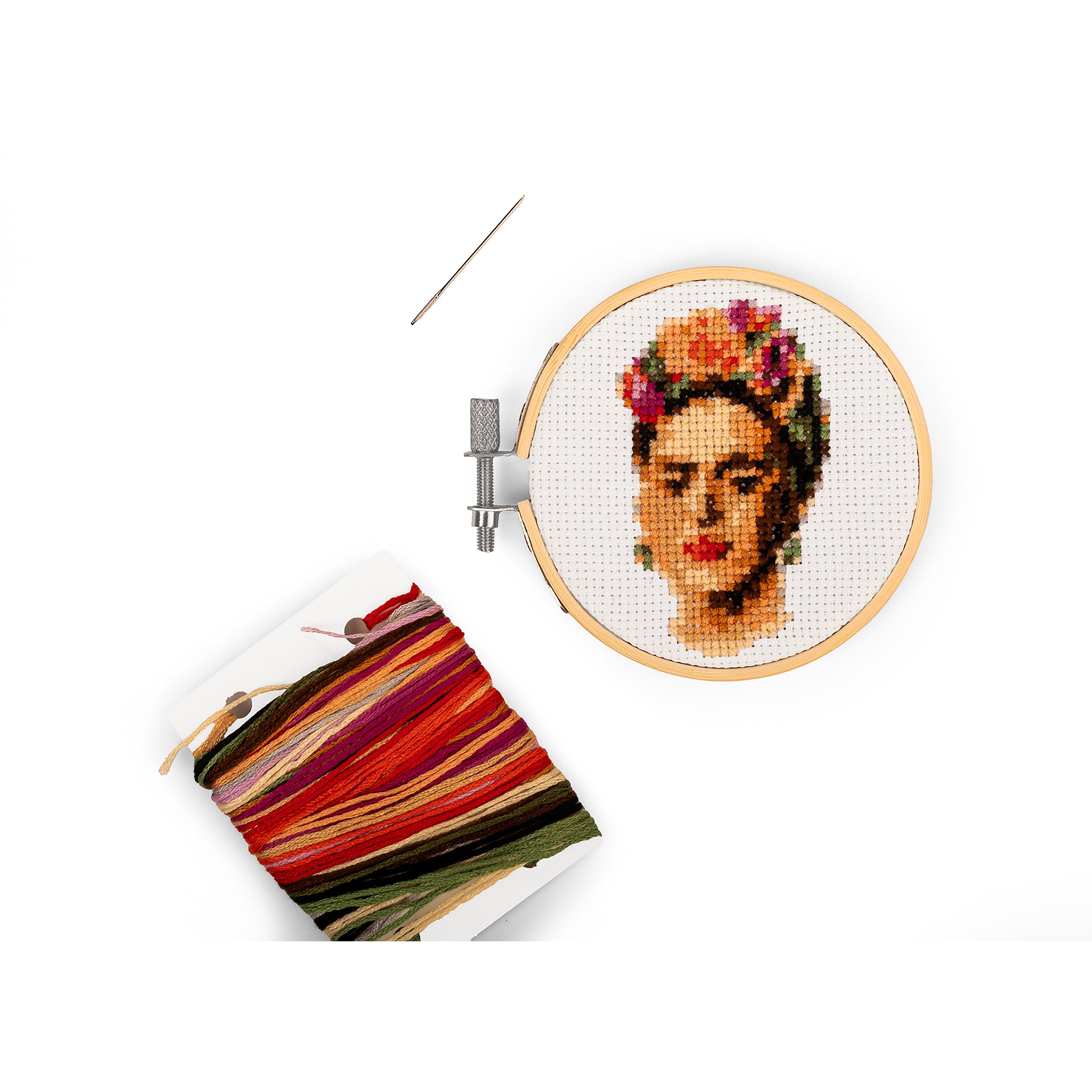 FRIDA EMBROIDERY KIT