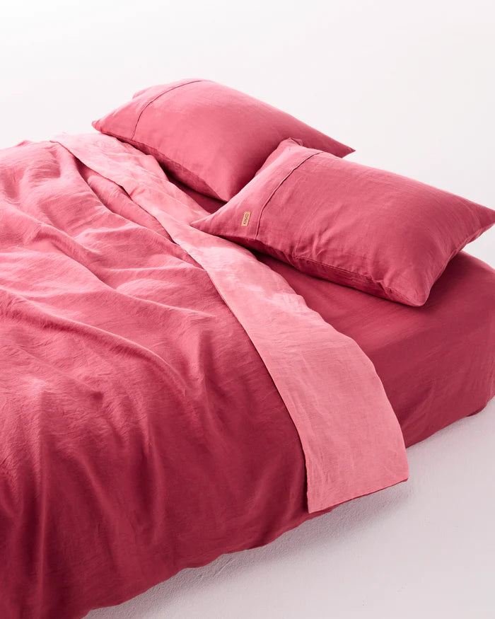 KIP & CO - BAROQUE ROSE LINEN QUEEN FITTED SHEET