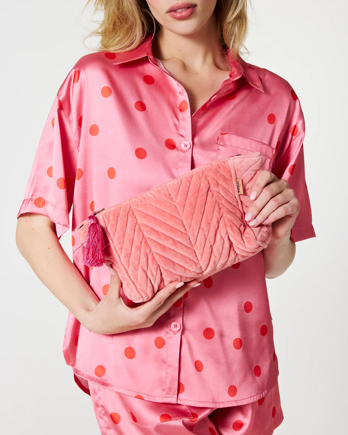 KIP & CO - VELVET TOILETRY PURSE - STRAWBERRY