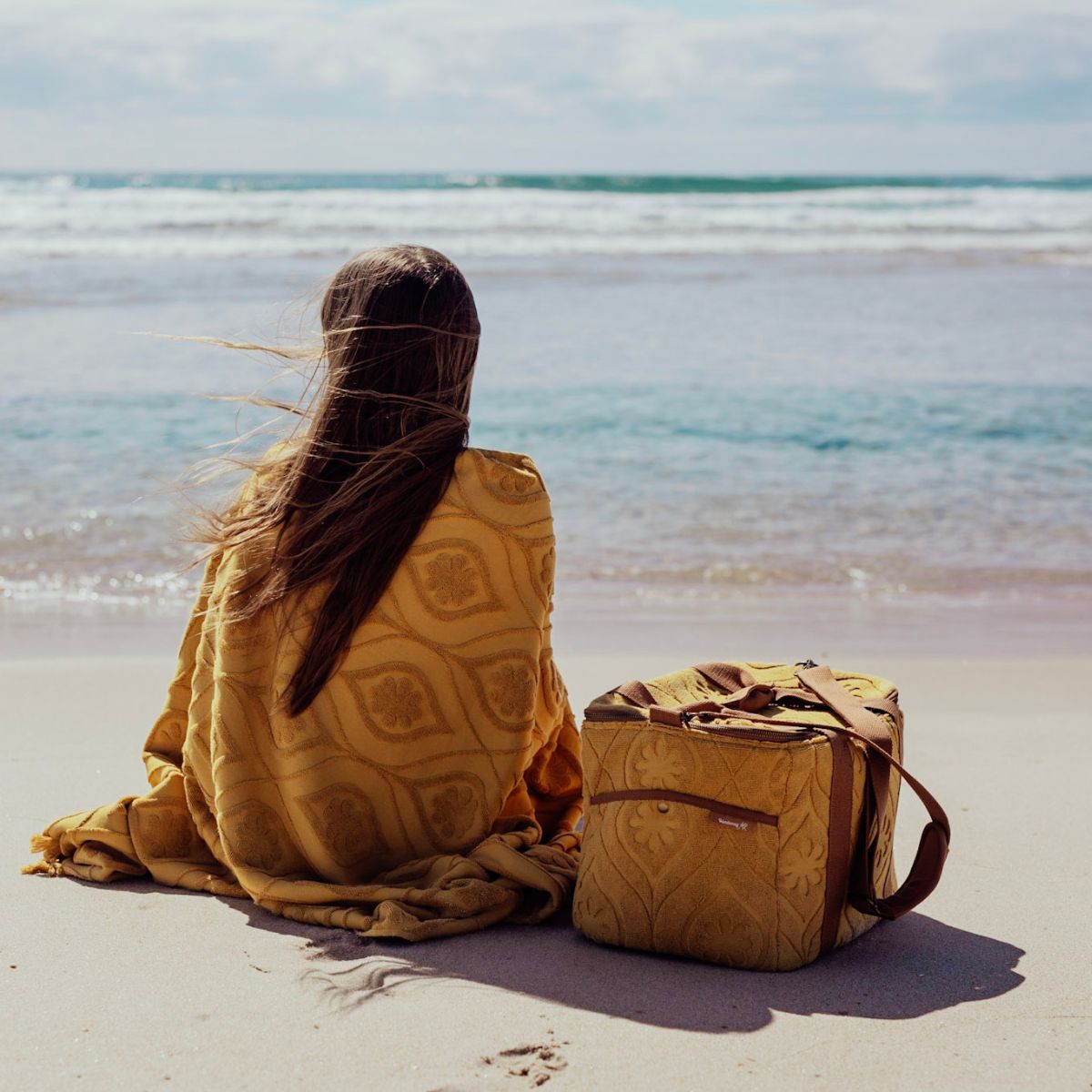 WANDERING FOLK - DAISY BEACH TOWEL - GOLDEN