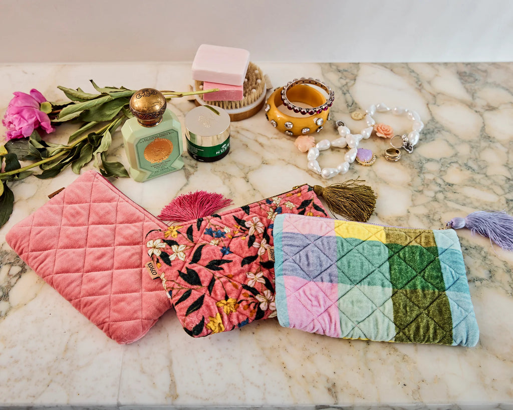 KIP & CO - VELVET COSMETICS PURSE - STRAWBERRY