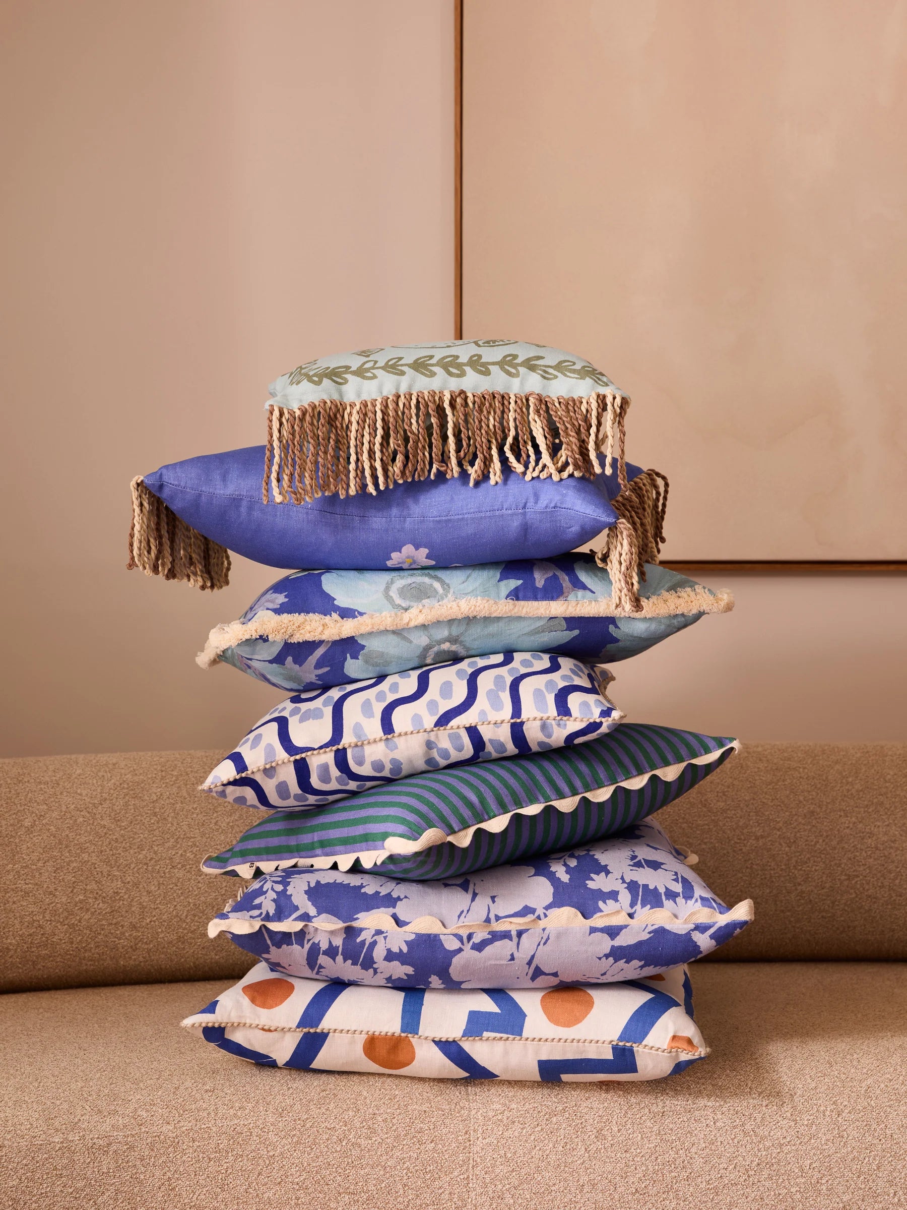 BONNIE & NEIL - COTTAGE GARDEN LINEN CUSHION 60X40CM - BLUE