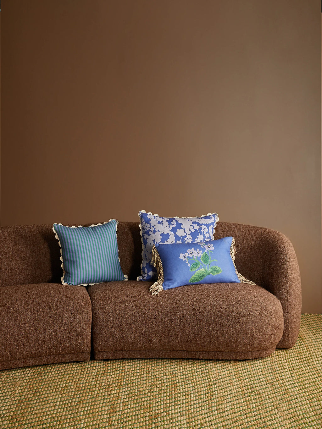 BONNIE & NEIL - COTTAGE GARDEN LINEN CUSHION 60X40CM - BLUE