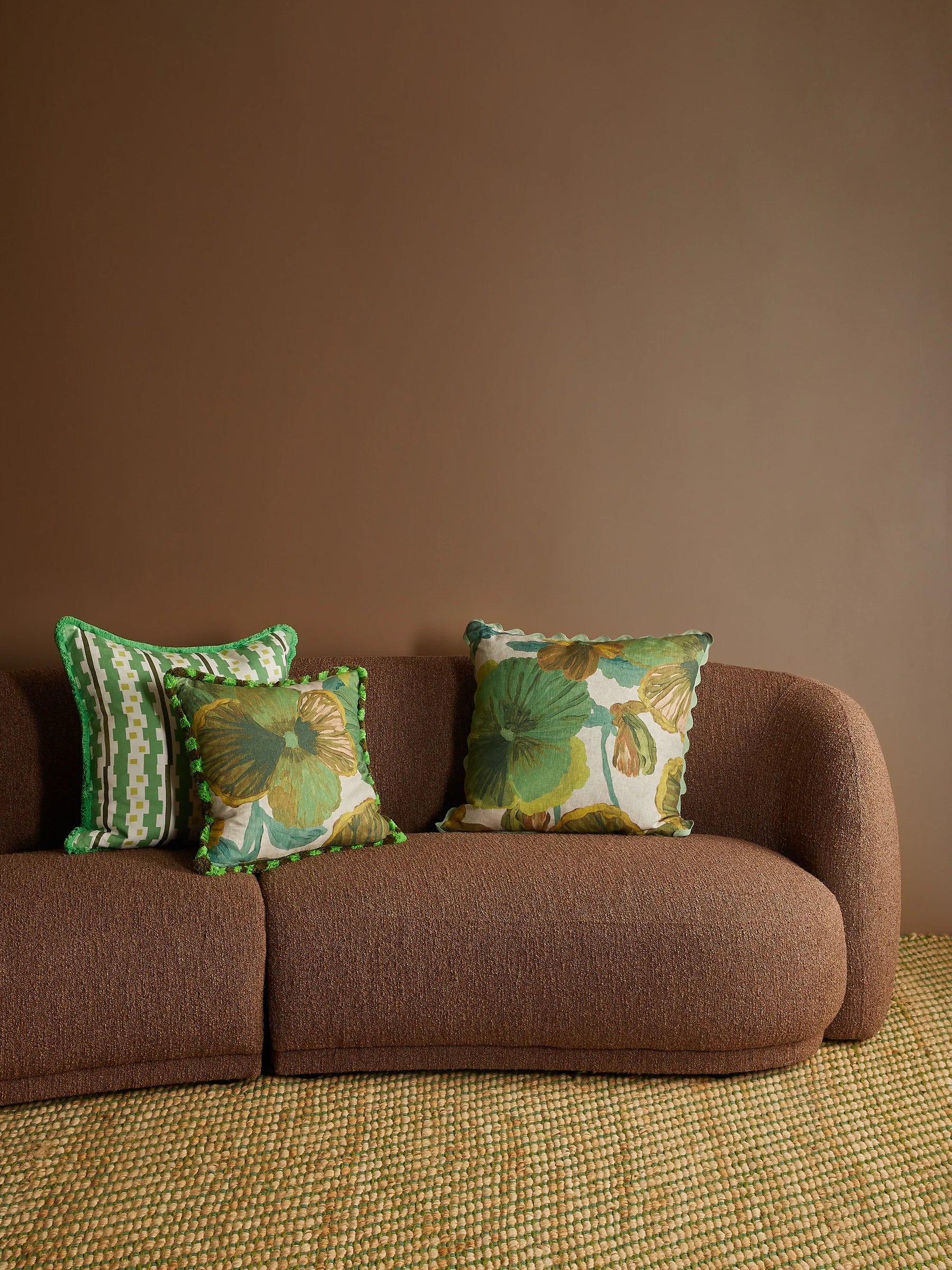BONNIE & NEIL - WILD PANSY LINEN CUSHION 50CM - VERDE
