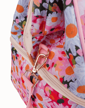 Load image into Gallery viewer, THE SOMEWHERE CO - COOLER BAG - DAISY DAYS
