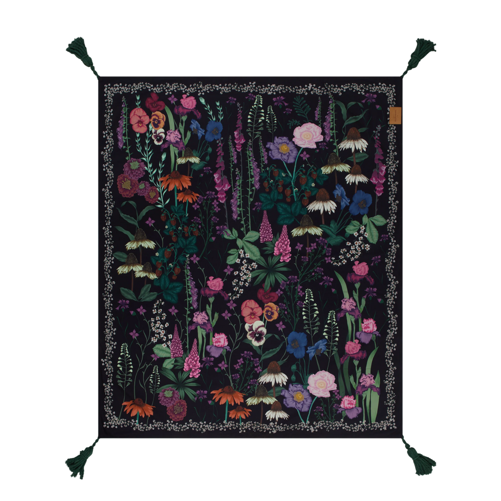 WANDERING FOLK - FLOURISH PICNIC RUG - CLOVER