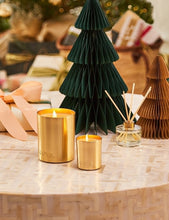 Load image into Gallery viewer, ECOYA - HOLIDAY: FRESH PINE MINI MADISON GOLDIE CANDLE
