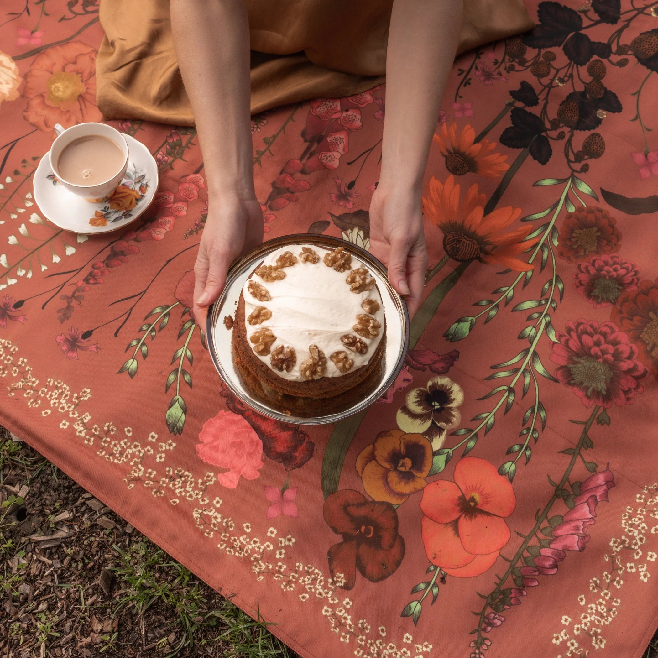WANDERING FOLK - FLOURISH PICNIC RUG - SIENNA