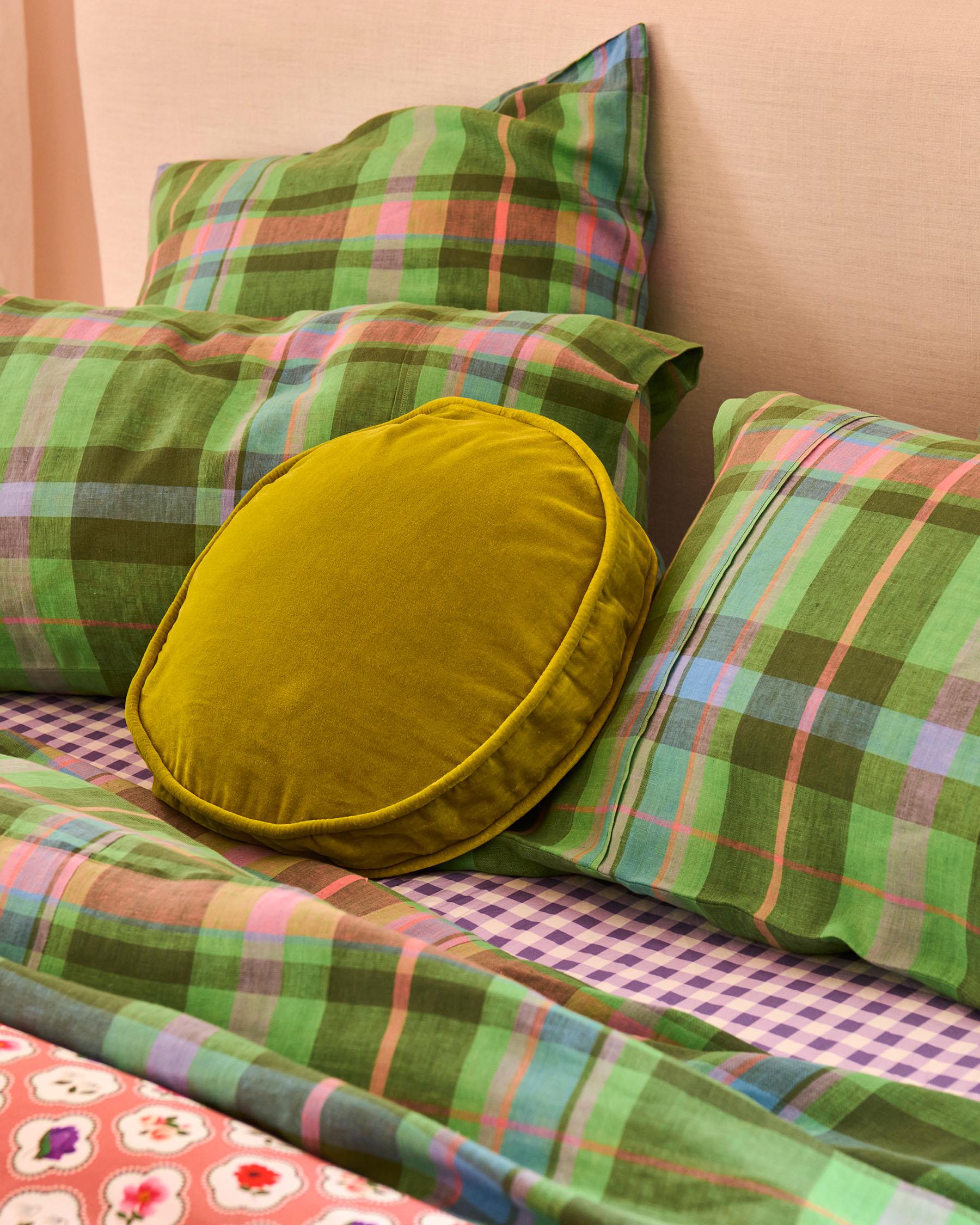 KIP & CO - VELVET PEA CUSHION - PEAR