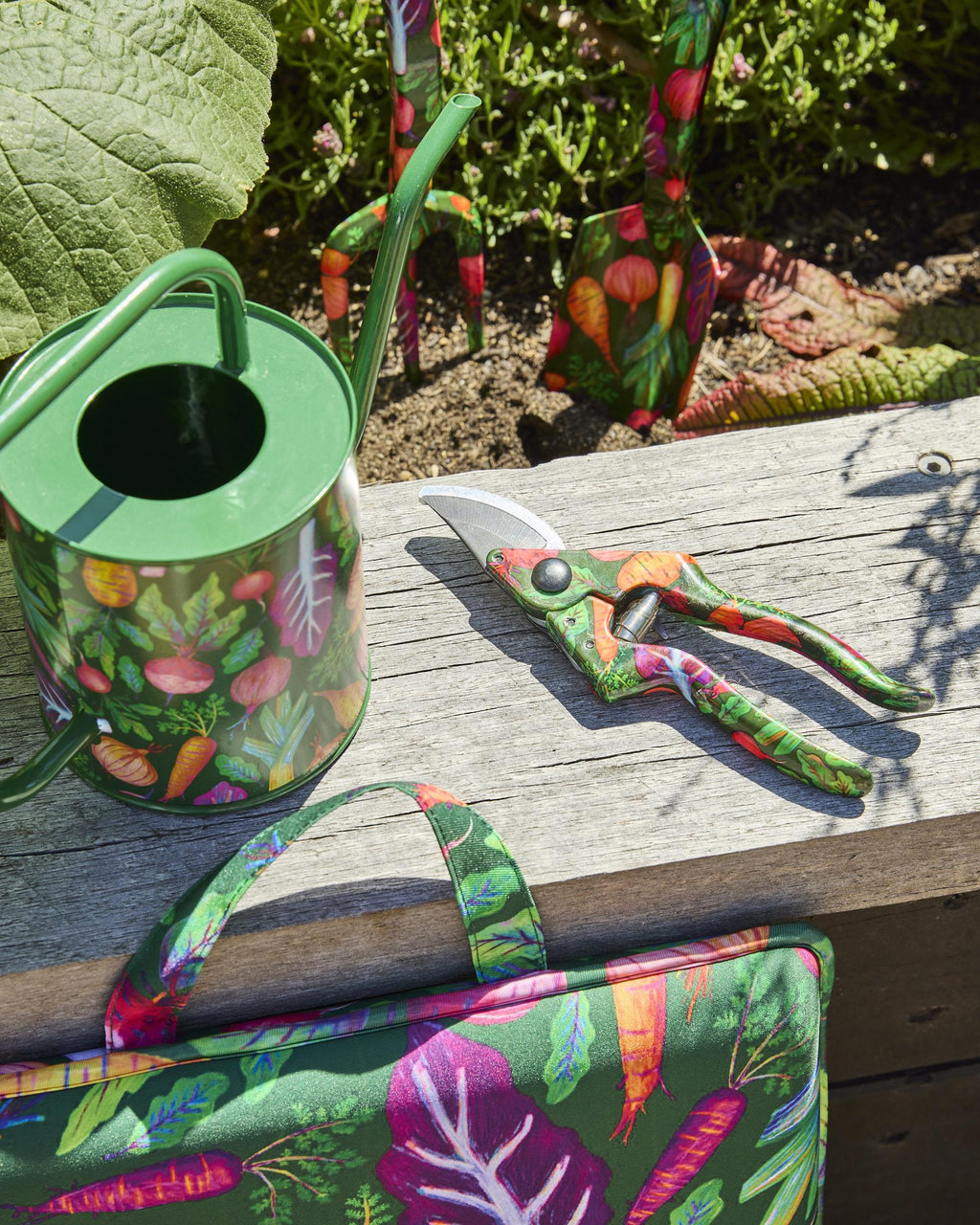 KIP & CO - GARDEN KNEELING MAT - VEGGIE SOUP