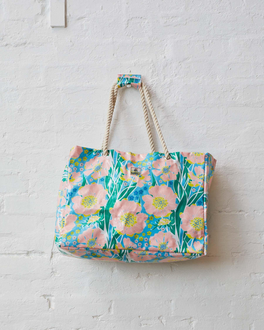 KIP & CO - BEACH BAG - TUMBLING FLOWERS
