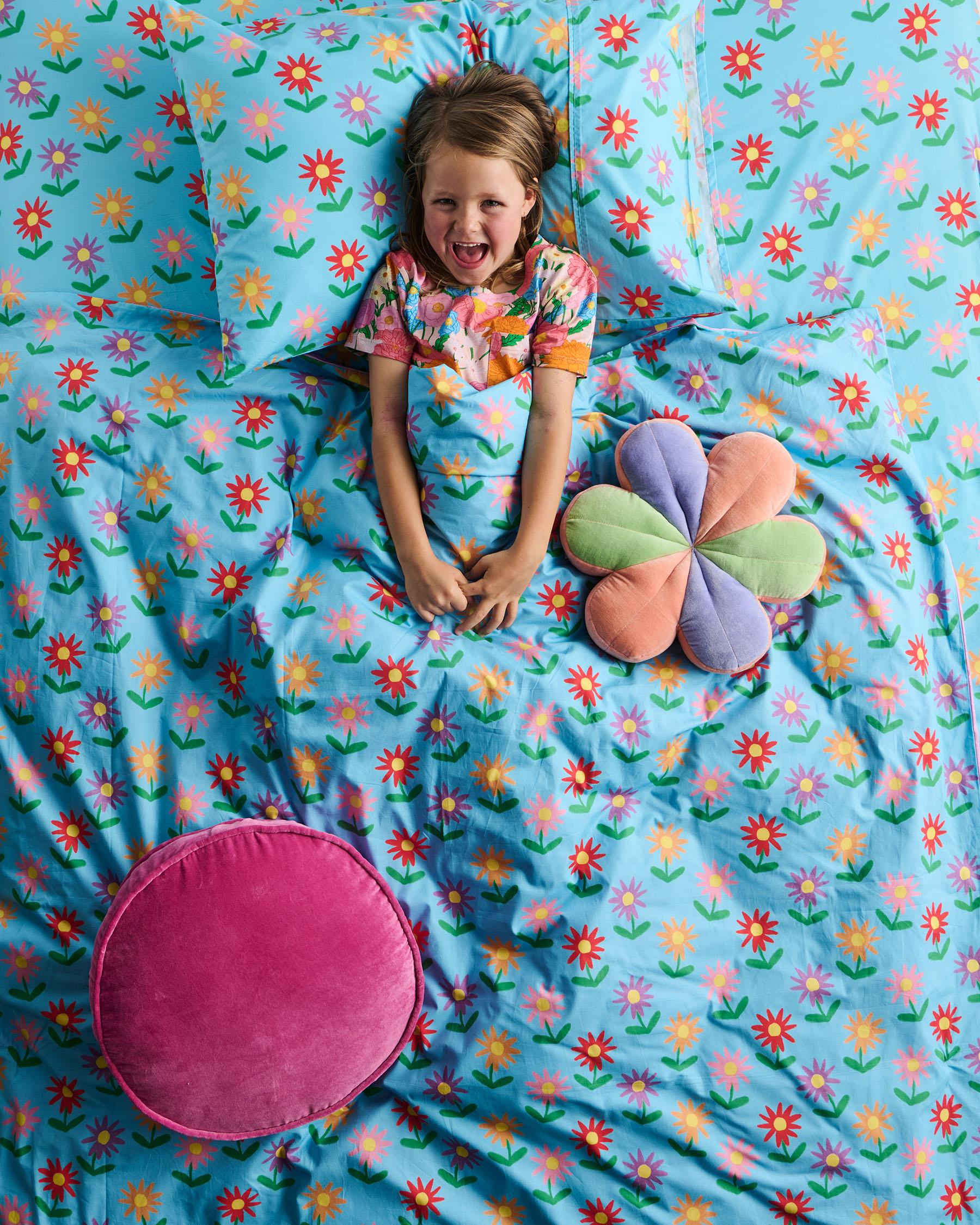 KIP & CO - VELVET PEA CUSHION - PINK LOVE