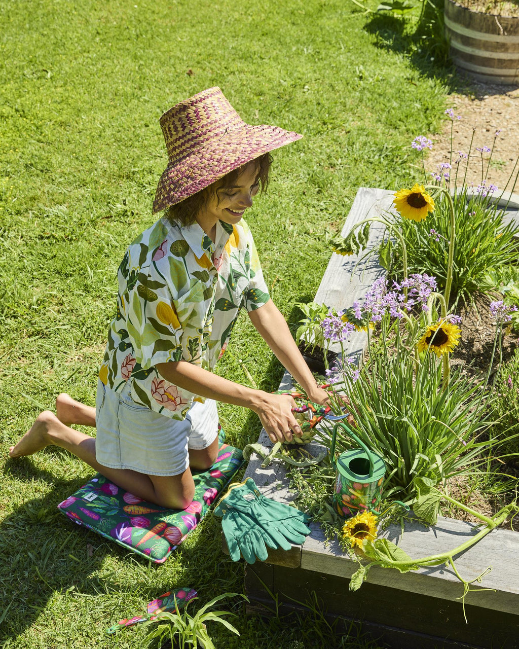 KIP & CO - GARDEN KNEELING MAT - VEGGIE SOUP