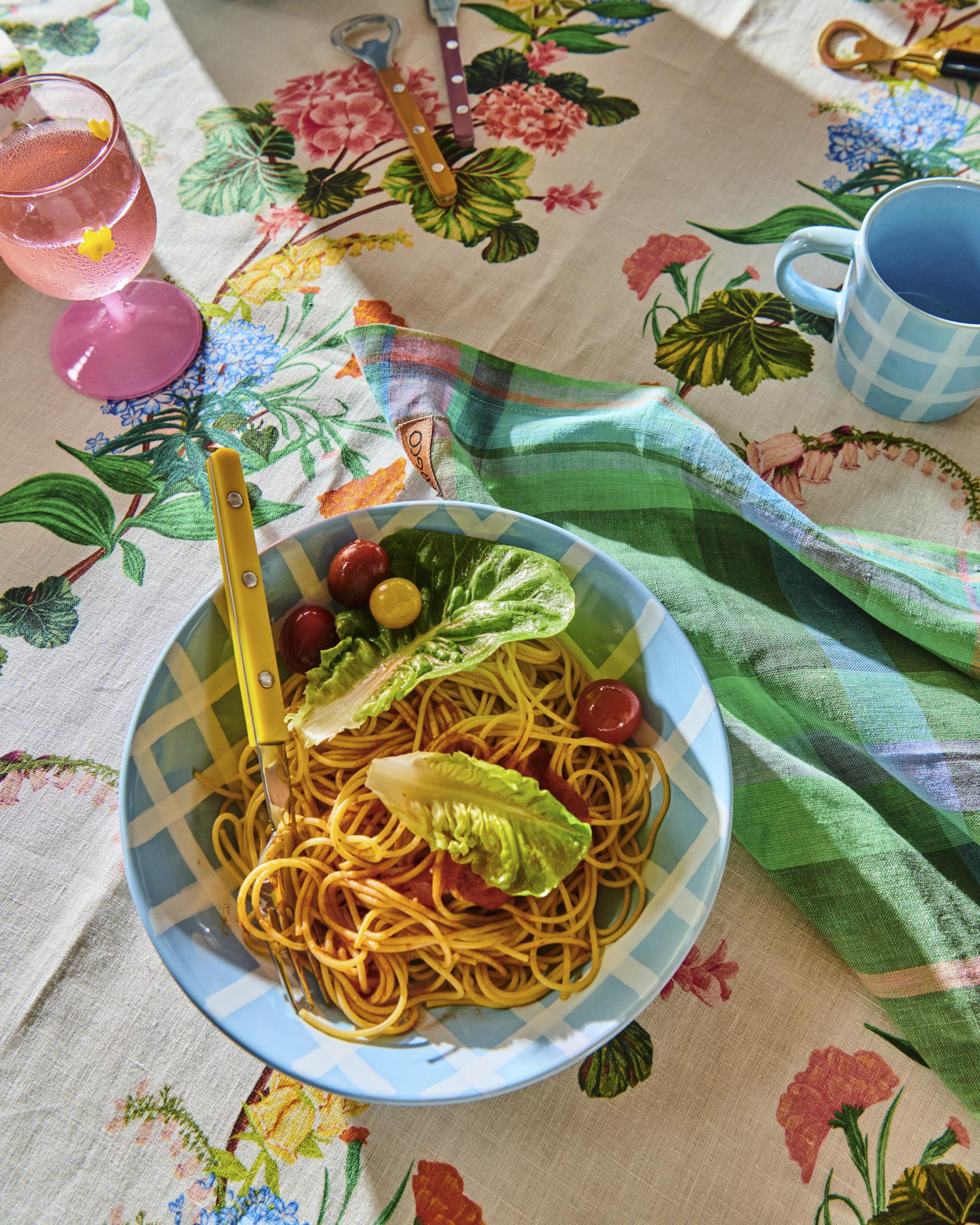 KIP & CO - ROUND LINEN TABLECLOTH -  BOUQUET BEAUTY