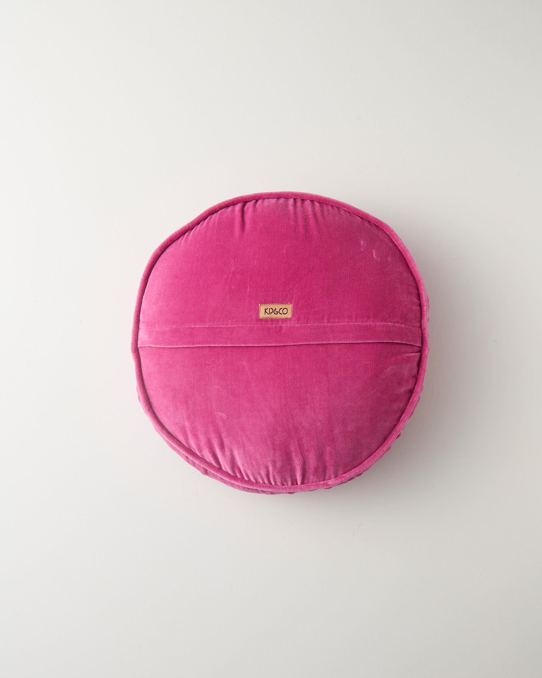 KIP & CO - VELVET PEA CUSHION - PINK LOVE