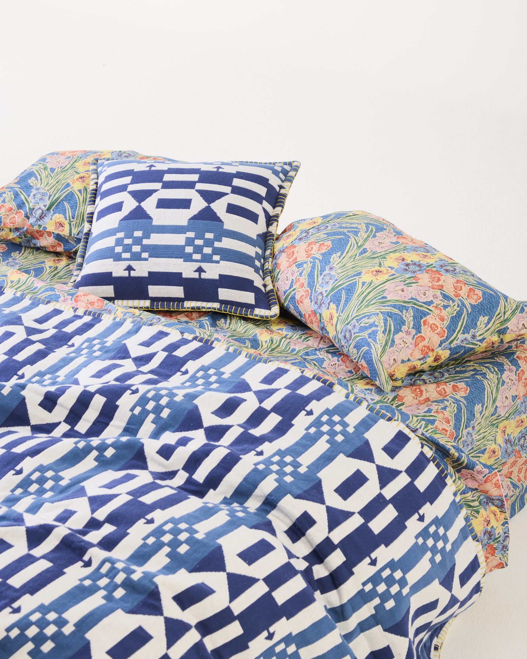 KIP & CO x ANNA SPIRO - ORGANIC COTTON FITTED QUEEN SHEET - GLADIOLUS