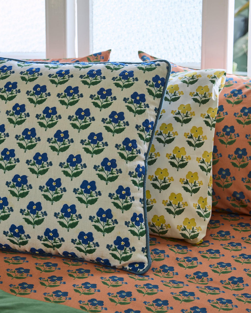 KIP & CO x ANNA SPIRO - EMBROIDERED CUSHION - INDIAN SUMMER WHITE