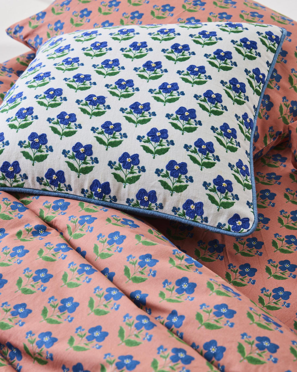 KIP & CO x ANNA SPIRO - EMBROIDERED CUSHION - INDIAN SUMMER WHITE