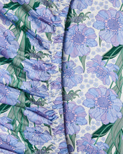 Load image into Gallery viewer, KIP &amp; CO - ORGANIC COTTON FITTED SHEET - TUMBLING FLOWERS

