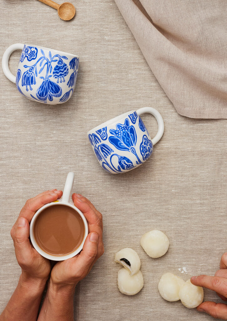 ANGUS & CELESTE - SUNNY DAY MUGS TWO SET - COBALT GARDEN