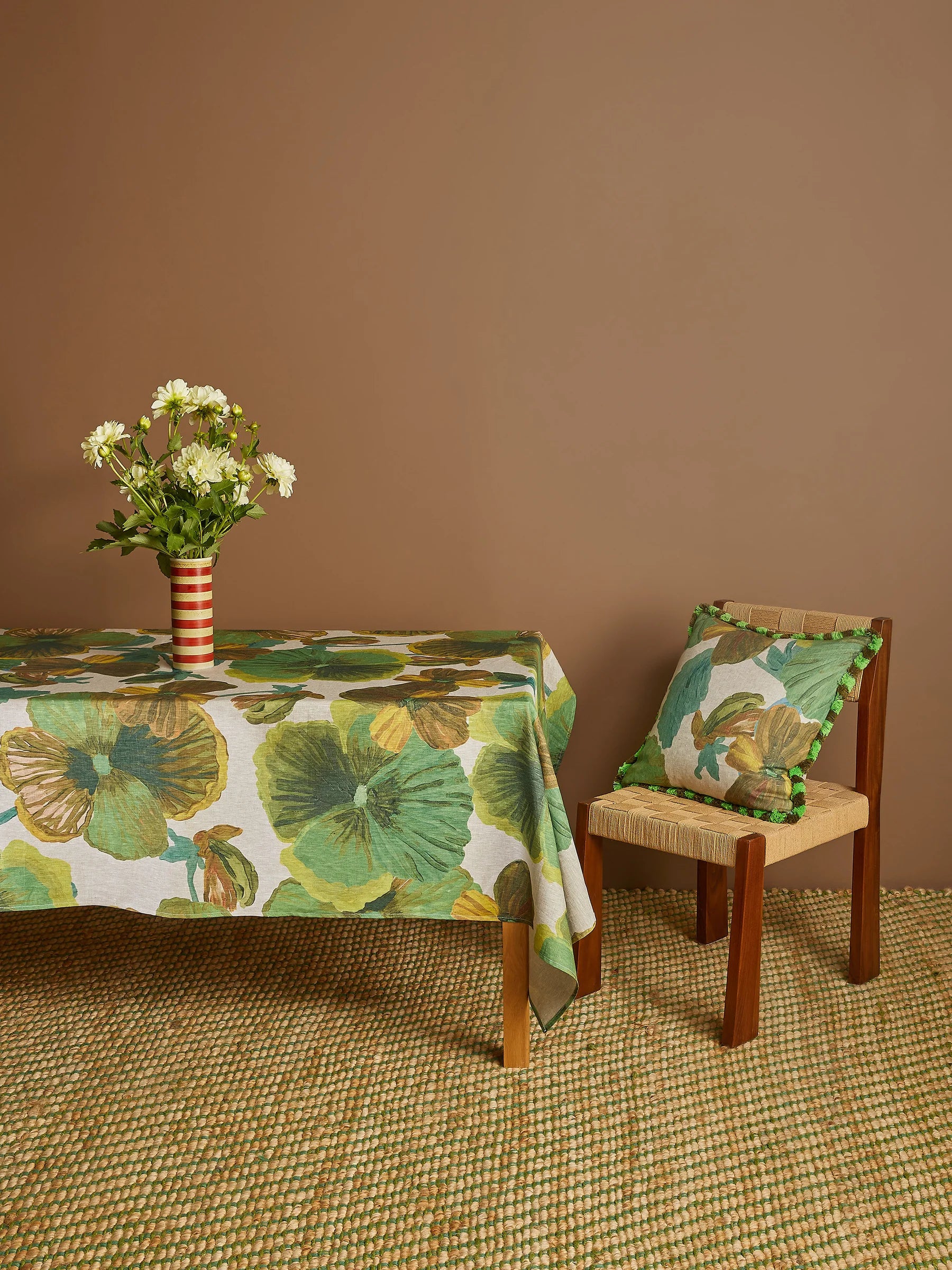 BONNIE & NEIL - MEDIUM LINEN TABLECLOTH - WILD PANSY VERDE
