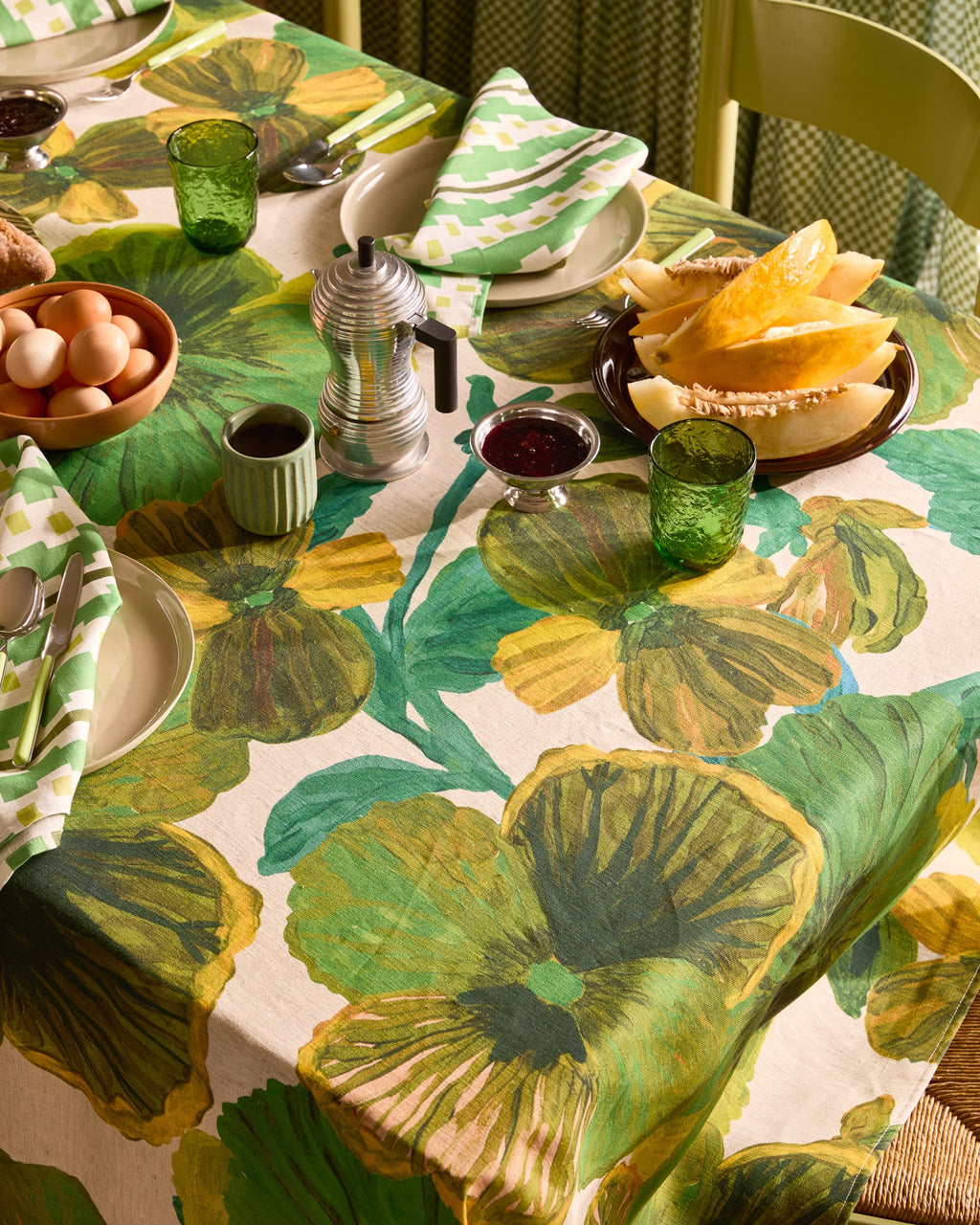 BONNIE & NEIL - MEDIUM LINEN TABLECLOTH - WILD PANSY VERDE