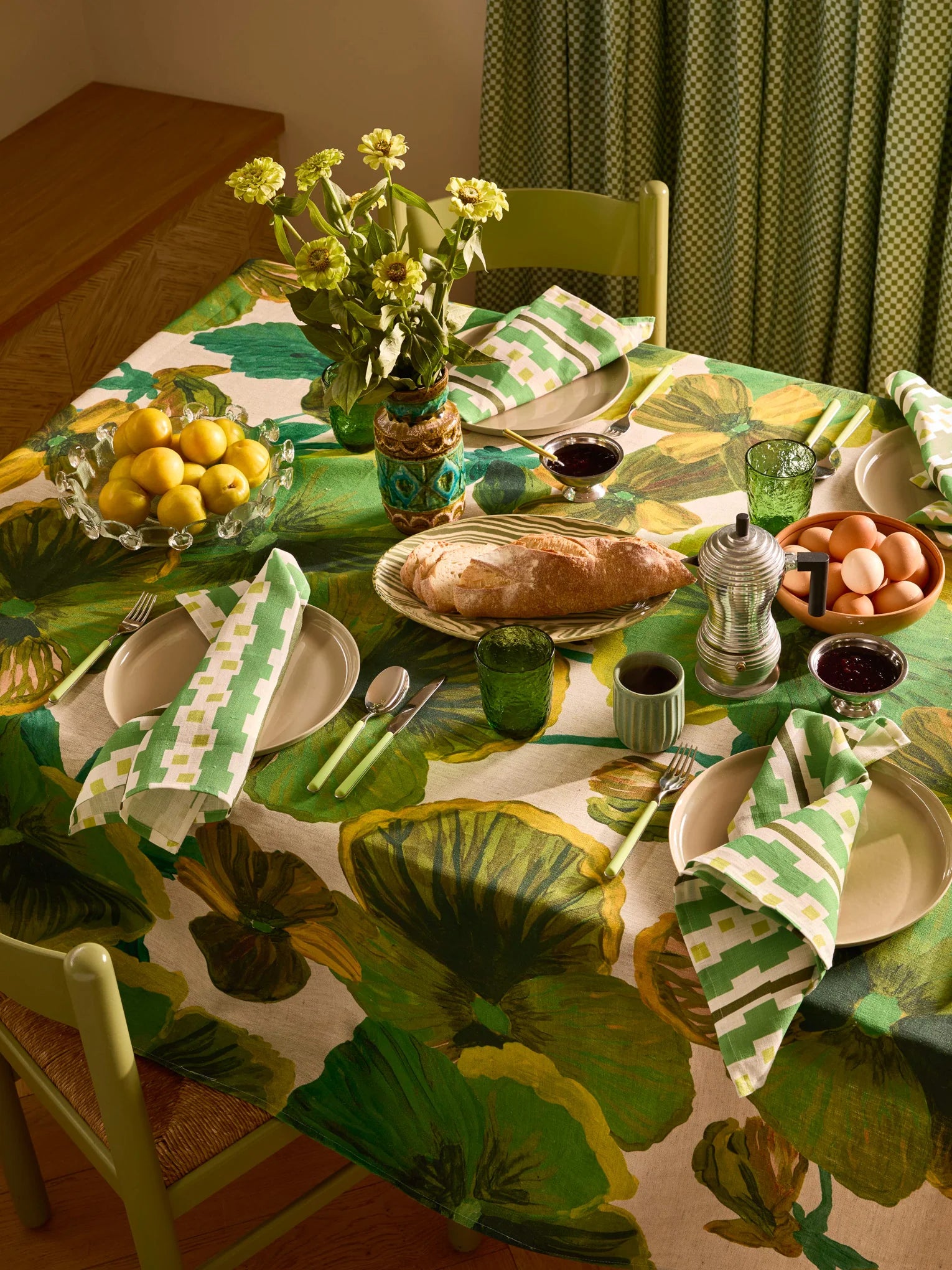 BONNIE & NEIL - MEDIUM LINEN TABLECLOTH - WILD PANSY VERDE