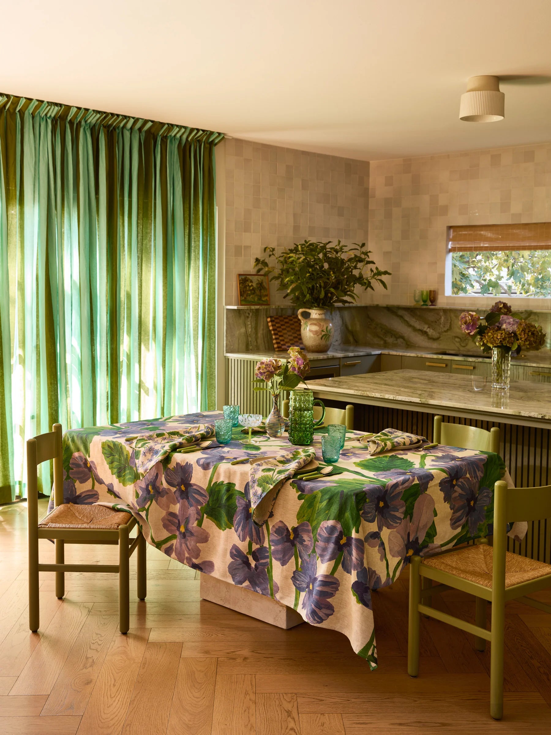 BONNIE & NEIL - MEDIUM LINEN TABLECLOTH - LILAS BLUE