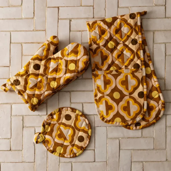 BONNIE & NEIL - CLOVE OVEN MITTS - SET