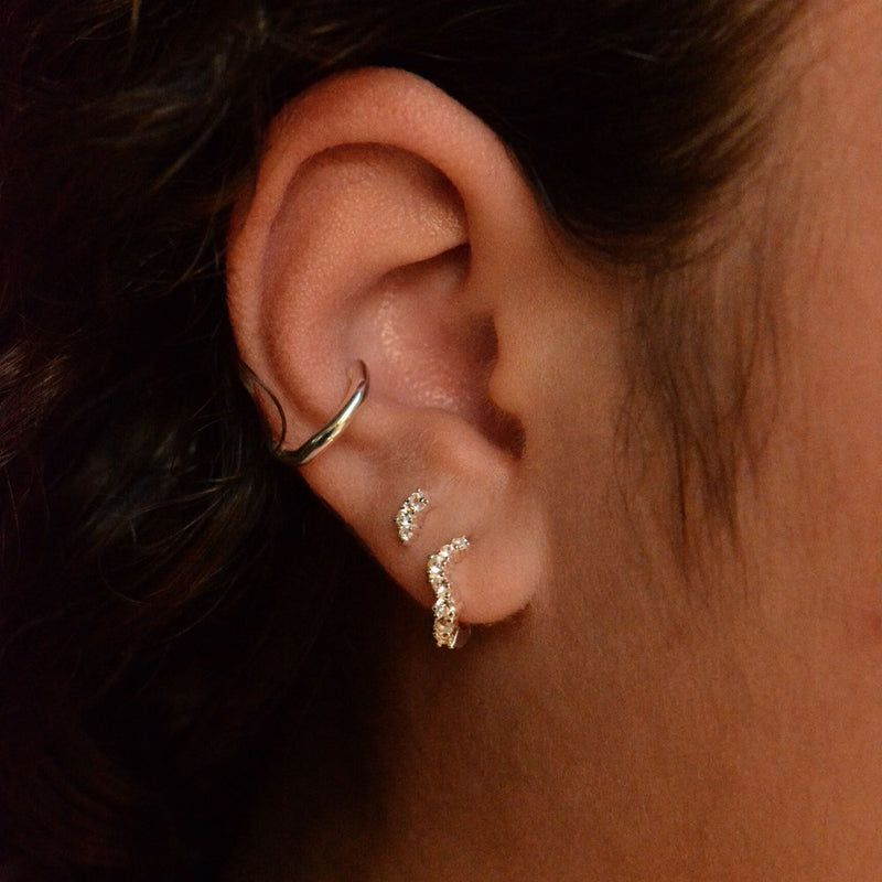 LINDA TAHIJA - EBB HUGGIE - LAB GROWN SAPPHIRE - 18K GOLD VERMEIL