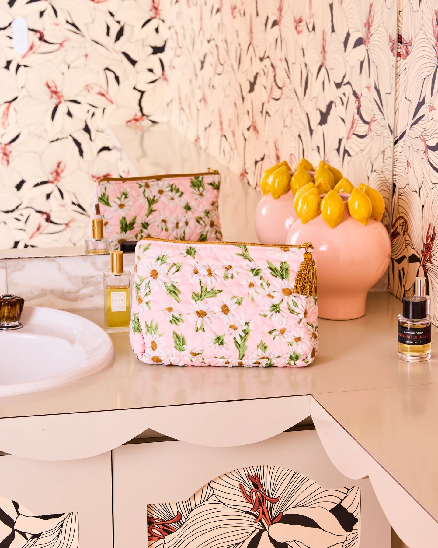 KIP & CO - QUILTED COTTON TOILETRY PURSE - SWEET DAISY