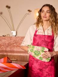 BONNIE & NEIL - JARDIN CERISE LINEN APRON