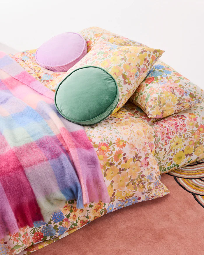 KIP & CO - VELVET PEA CUSHION - PISTACHIO