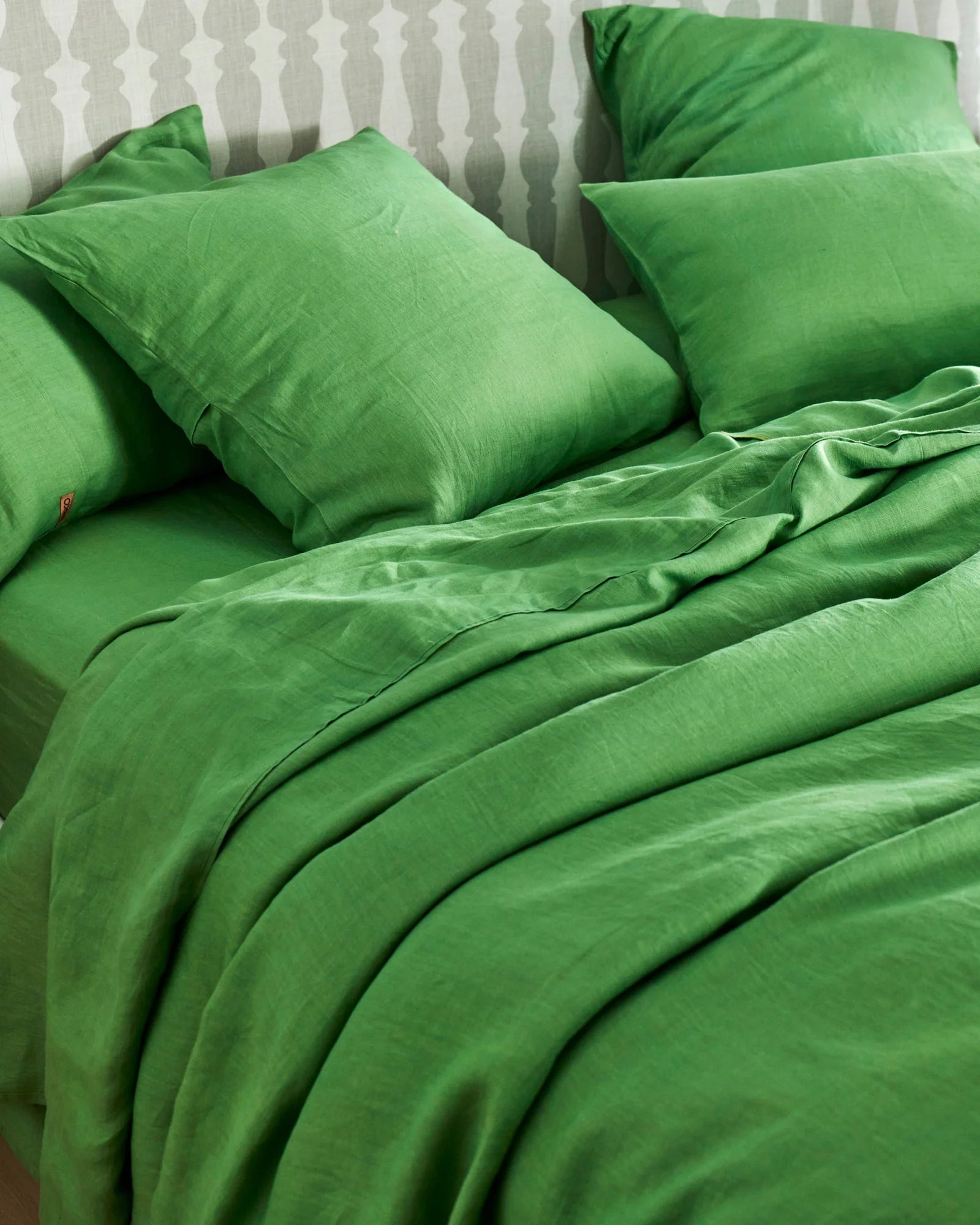 KIP & CO - LINEN FITTED SHEET - GREEN TEA