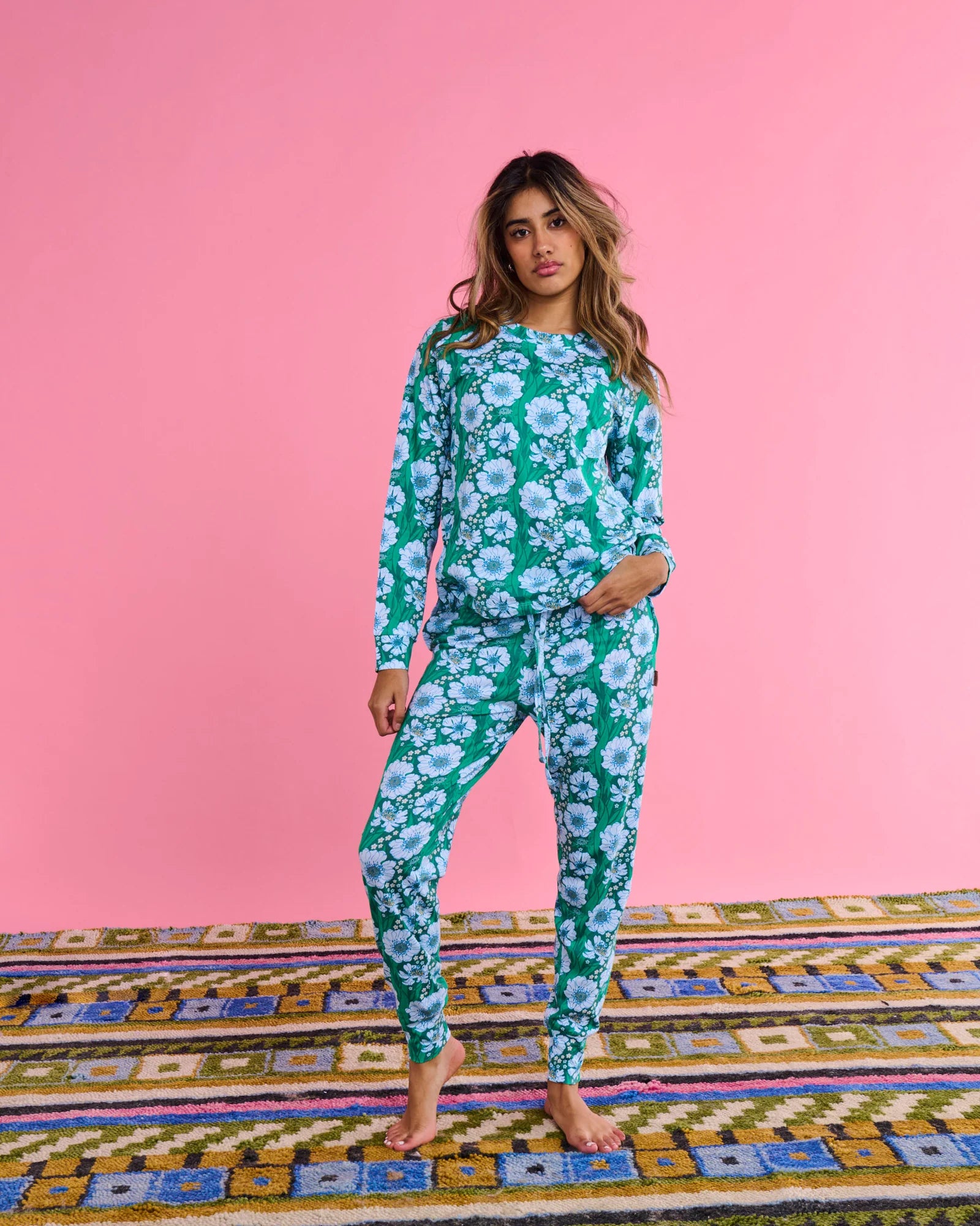 KIP & CO - ORGANIC COTTON LONG SLEEVE PYJAMA TOP & SLOUCH PANT SET -TUMBLING FLOWERS GREEN