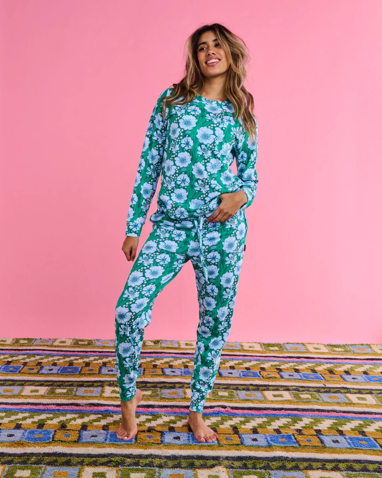 KIP & CO - ORGANIC COTTON LONG SLEEVE PYJAMA TOP & SLOUCH PANT SET -TUMBLING FLOWERS GREEN