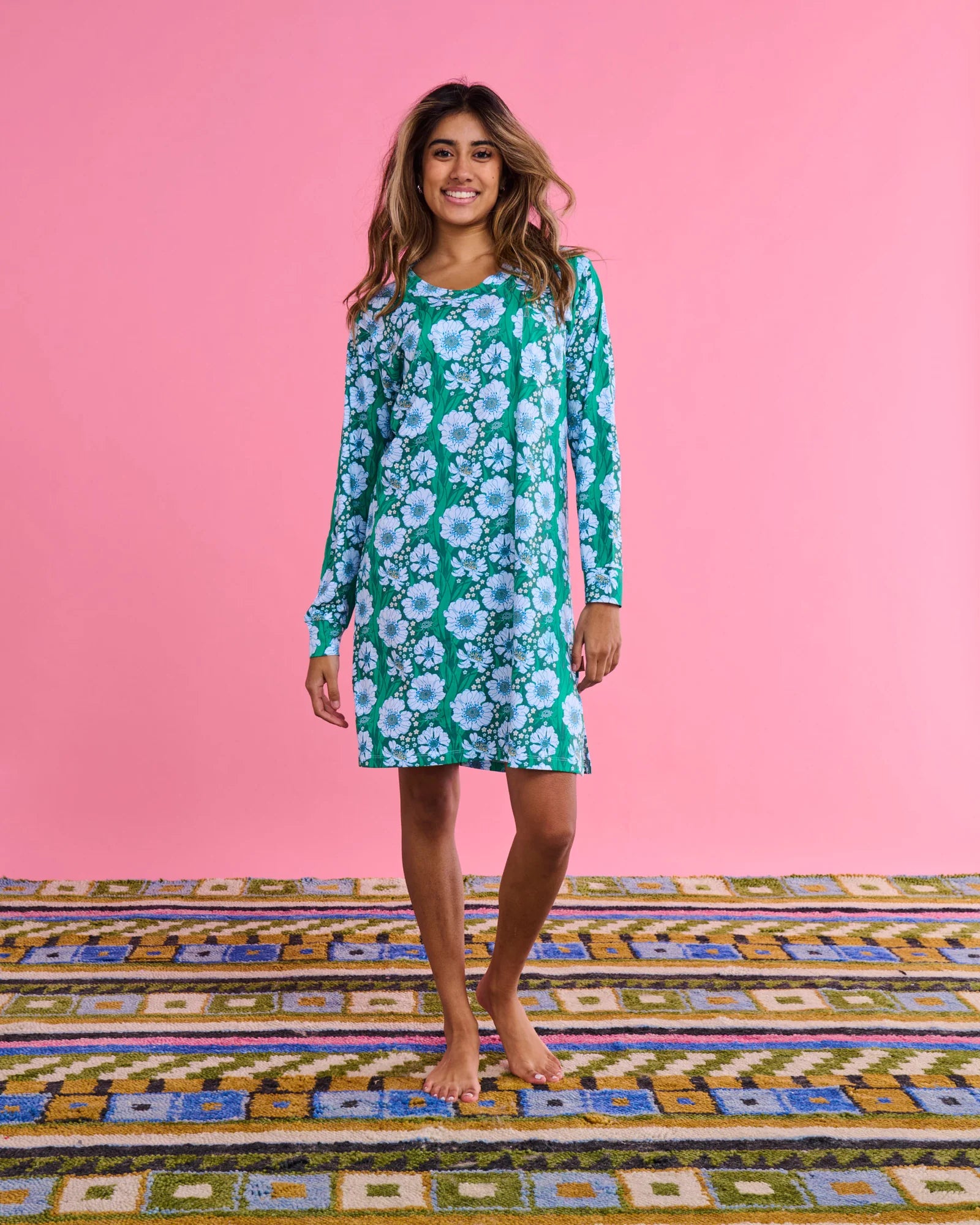 KIP & CO - ORGANIC COTTON LONG SLEEVE NIGHTIE - TUMBLING FLOWERS GREEN