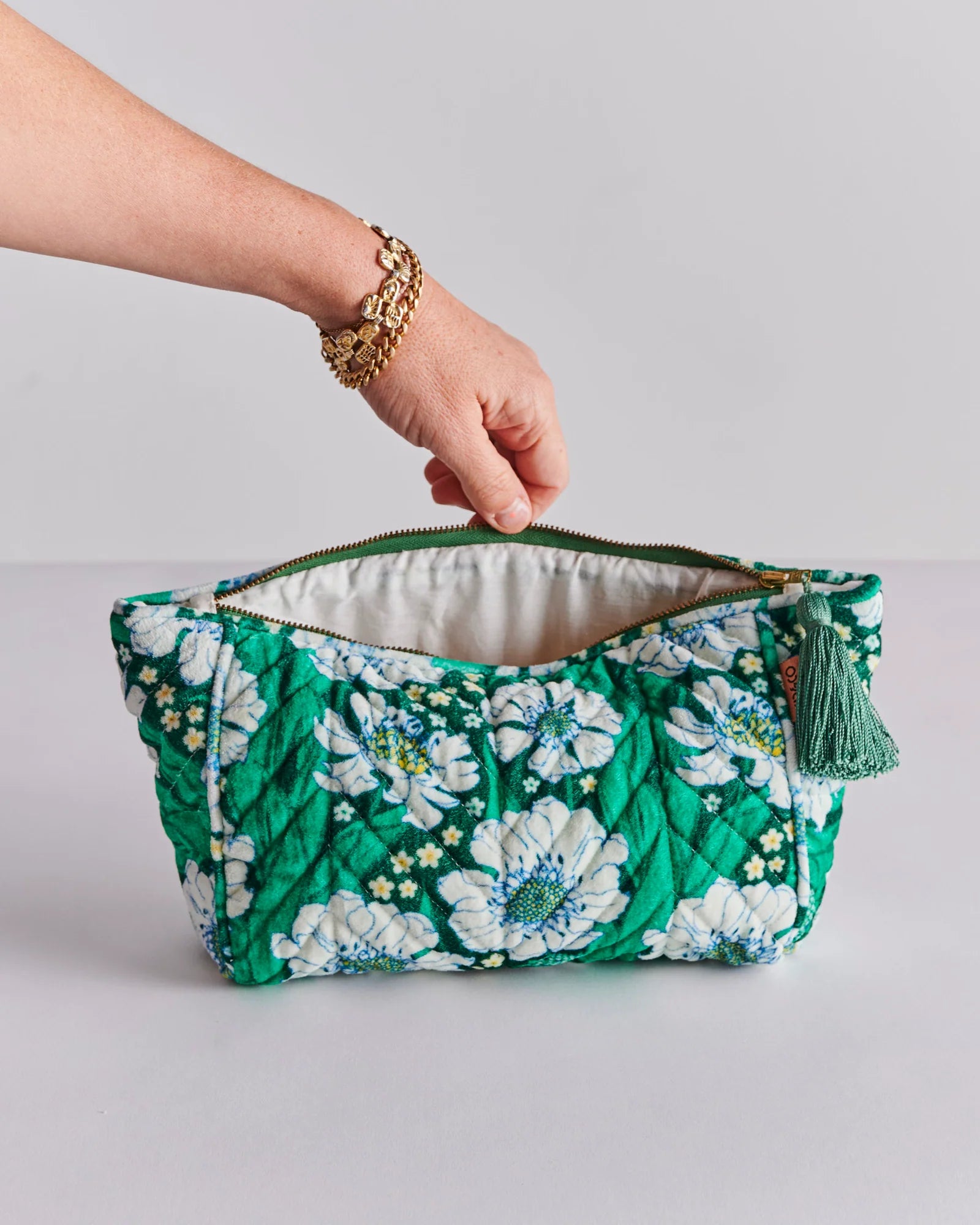 KIP & CO - VELVET TOILETRY BAG - TUMBLING FLOWERS GREEN