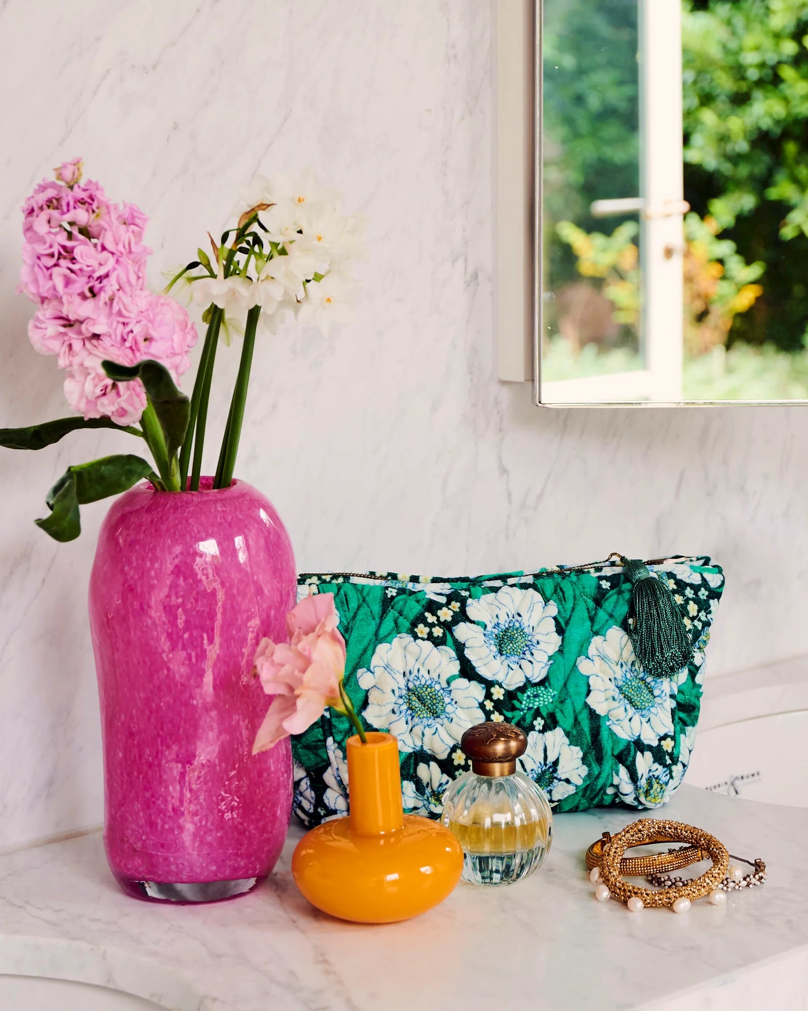 KIP & CO - VELVET TOILETRY BAG - TUMBLING FLOWERS GREEN