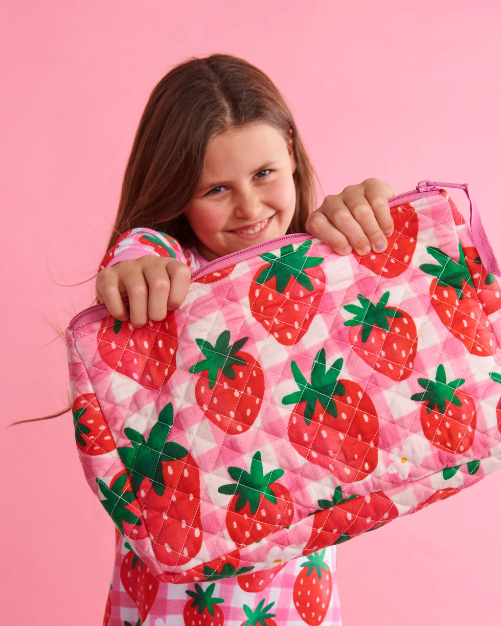 KIP & CO - QUILTED COTTON TOILETRY PURSE - STRAWBERRY JAM