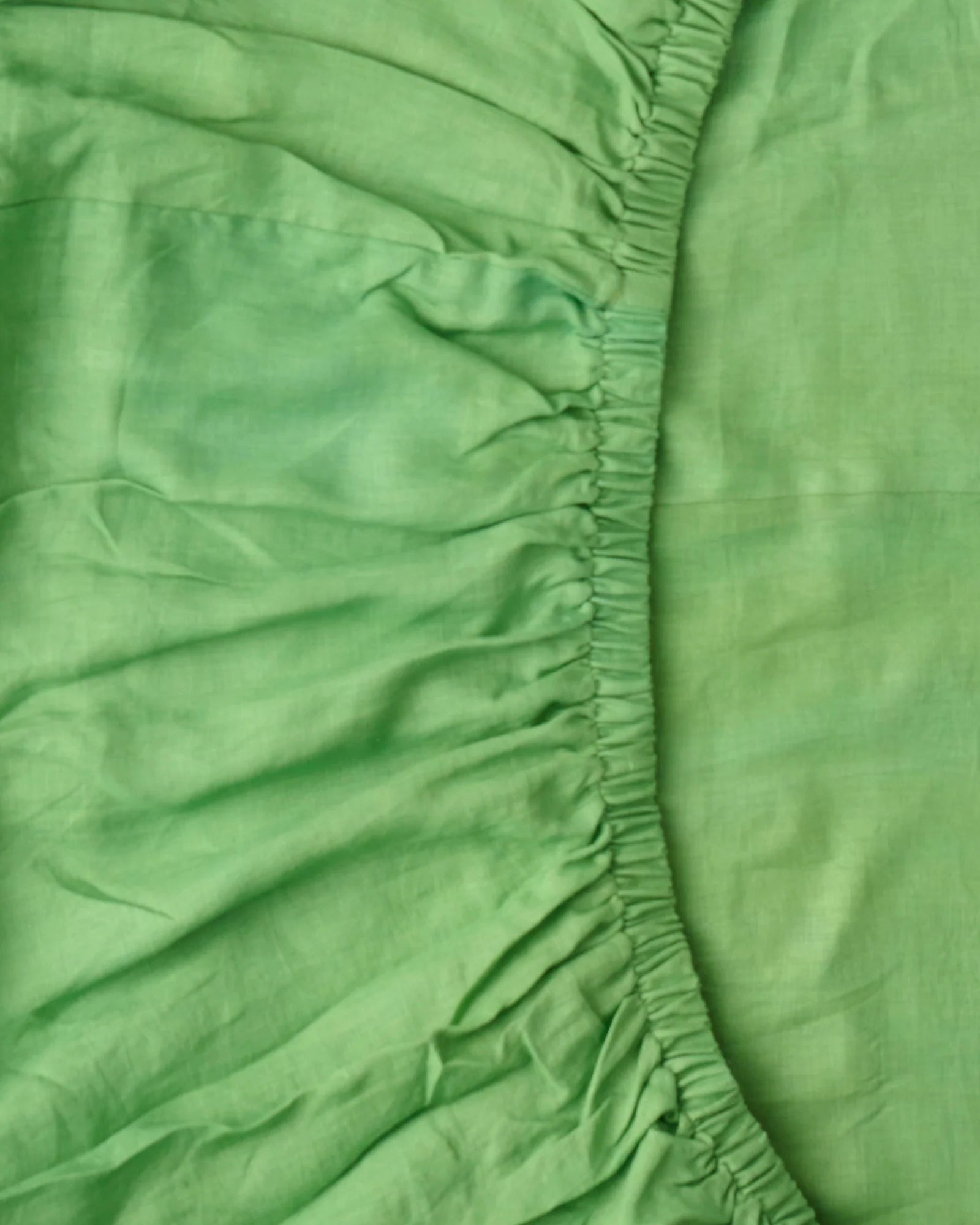 KIP & CO - LINEN FITTED SHEET - GREEN TEA
