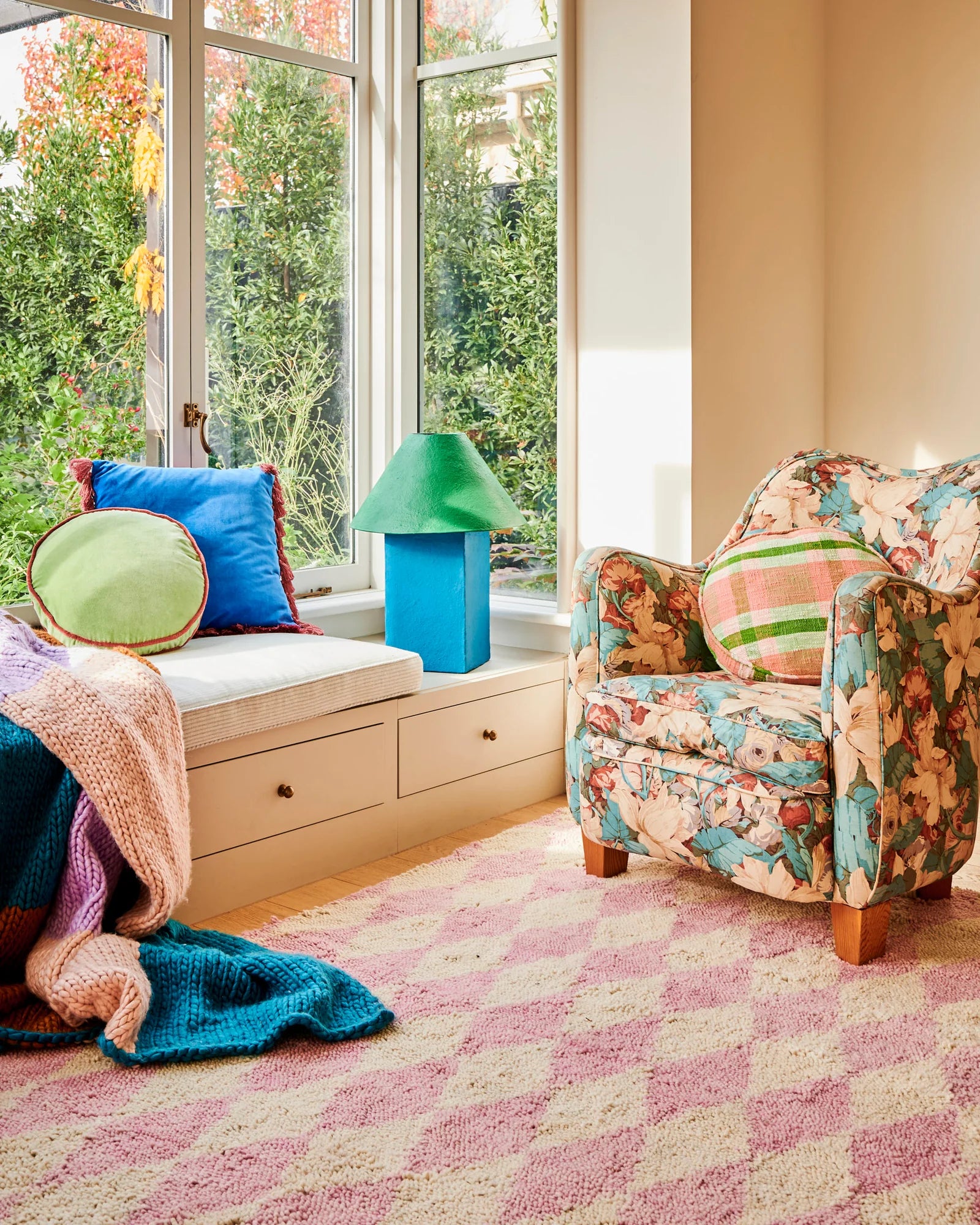 KIP & CO - VELVET PEA CUSHION - MINTED